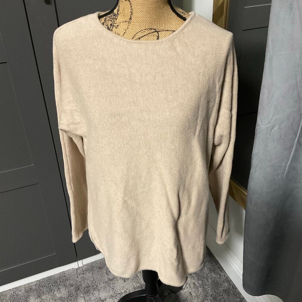 Michael kors medium‎ top long sleeve gently used
